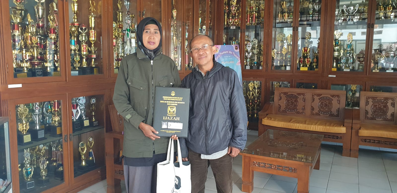 Ortusis Ambil Ijazah SMA