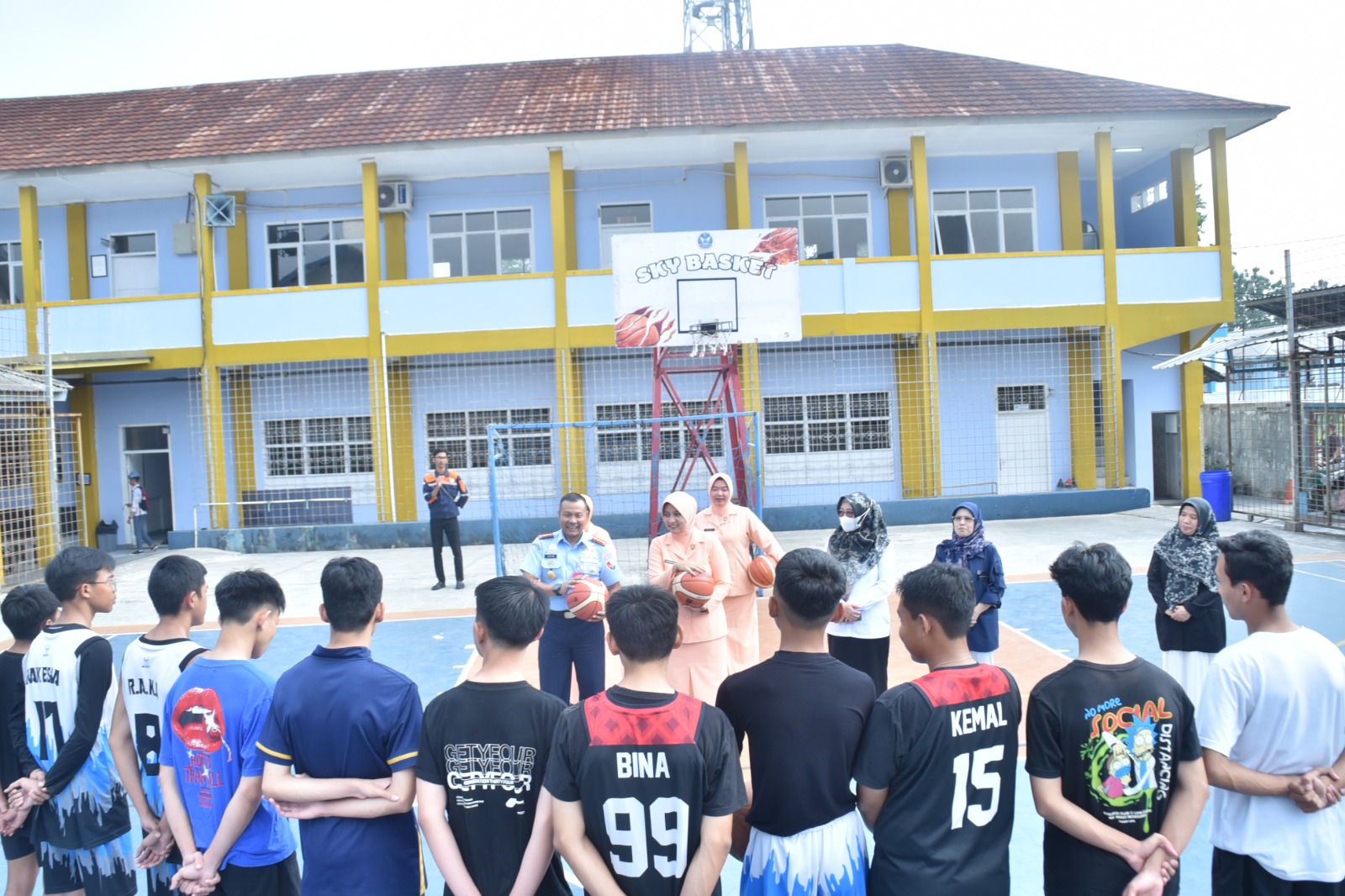 Danlanud Husein bantuan sekolah