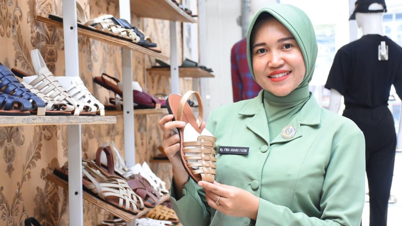 UMKM TRIBLEEFOOTWEAR Siap Hadir di Bazar “Persit Bisa”